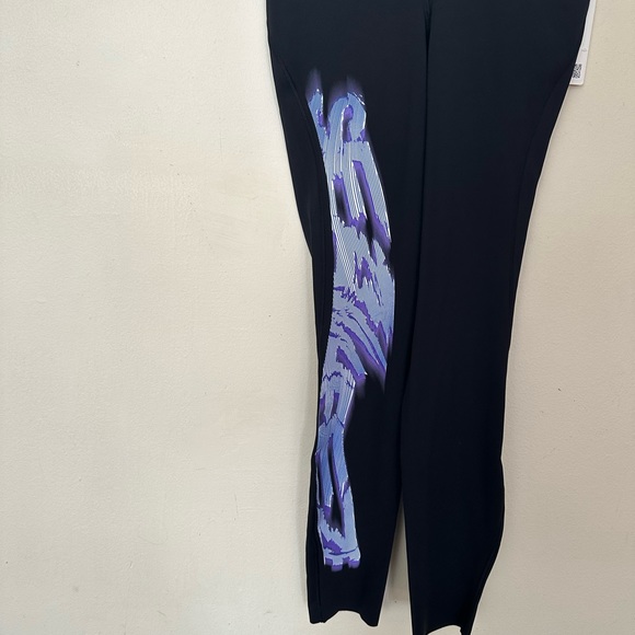 Lululemon *SEAWHEEZE*  Base Pace HR Reflective Tight 25"! NWT - Picture 3 of 6